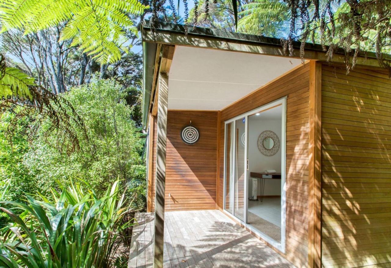 Karaka Sanctuary With Spa Pool By Waiheke Unlimited Oneroa Szoba fotó